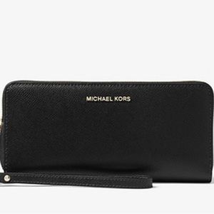 MICHAEL MICHAEL KORS Leather Continental Wristlet